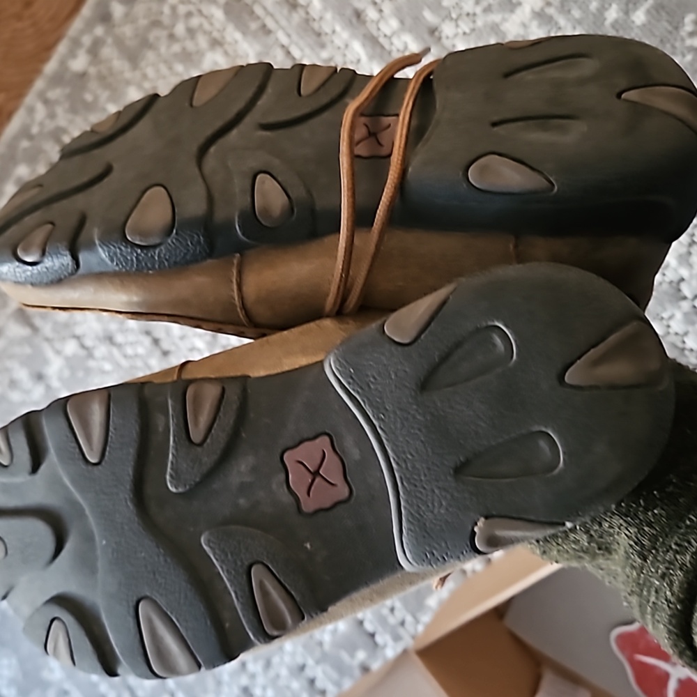 Youth twisted x driving mocs size 2.5 - Picture 2 of 4